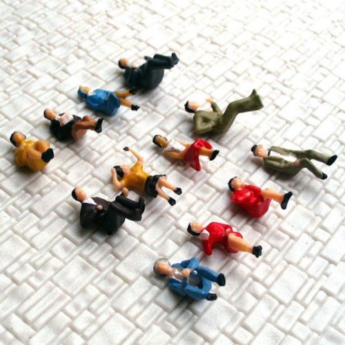 Pack of 24 Seated Figures